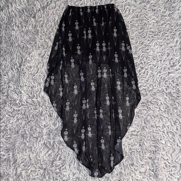 High low dagger skirt - Picture 2 of 7
